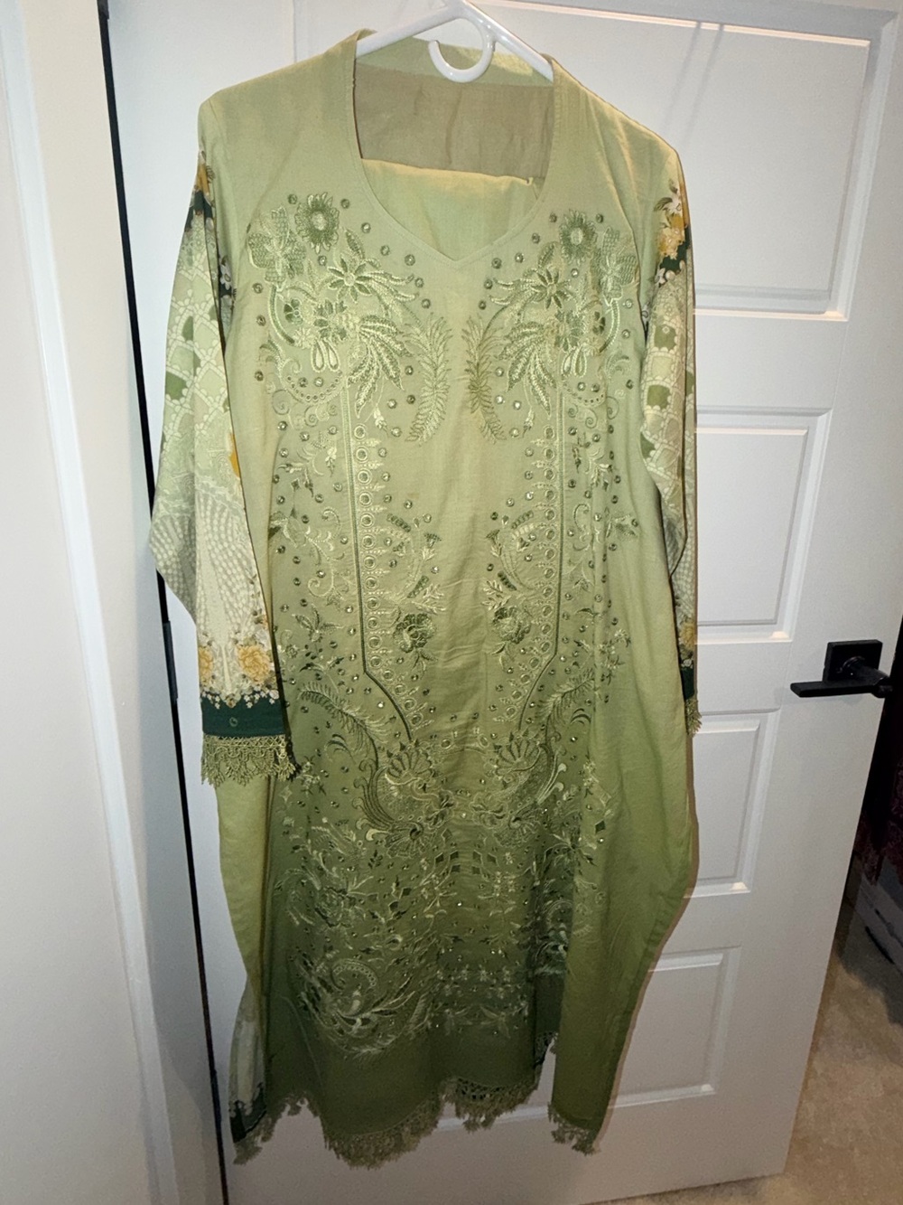 Maryum n Maria Lawn Fancy Pakistani Outfit